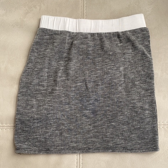 Fashion Nova Mini Skirt Set - Picture 3 of 3